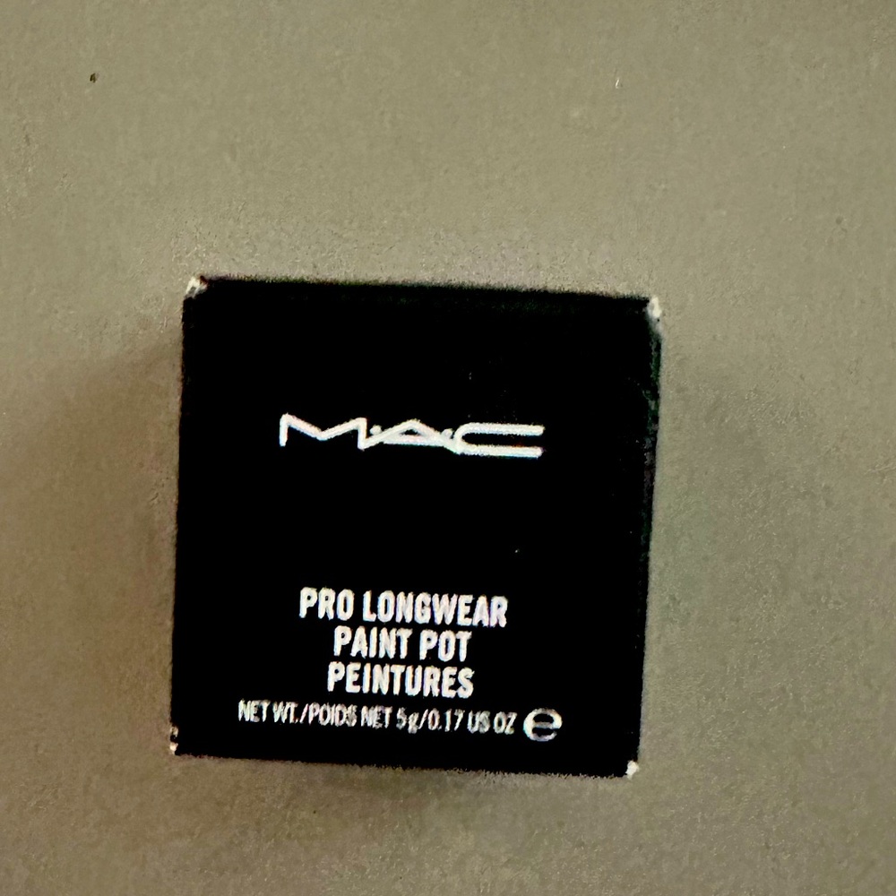 MAC pro longwear Paint Pot . Brand New                Color: Painterly